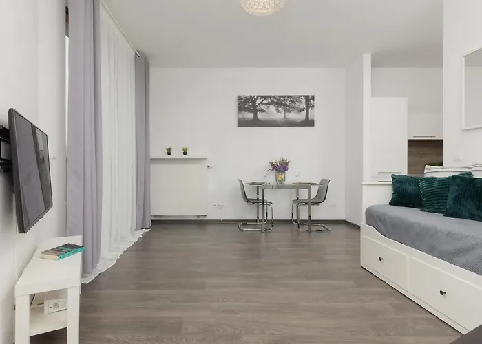 Mokotow Bernardynska With Balcony By Renters 公寓 *