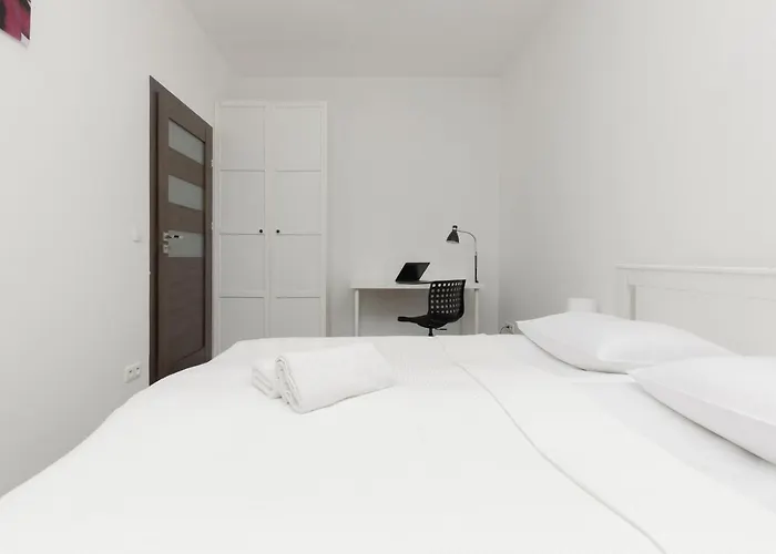 公寓 Mokotow Bernardynska With Balcony By Renters *