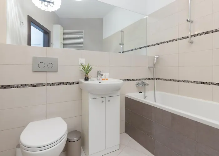 公寓 Mokotow Bernardynska With Balcony By Renters